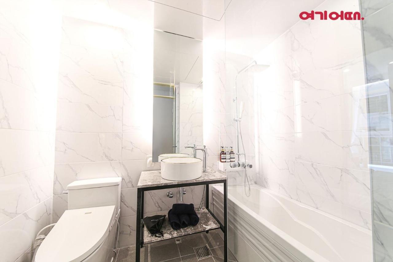 De Homme Hotel Puszan Kültér fotó