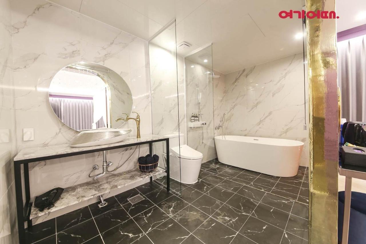 De Homme Hotel Puszan Kültér fotó